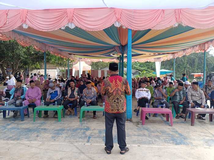 Reses ke Rohil, Suyadi SP Dicurhati Masalah Jalan sampai Rumah Layak Huni