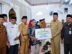 Bupati alfedri harap mustahik hari ini jadi penerima zakat tahun depan jadi muzakki 8